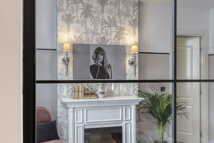 Room 45 of 221
