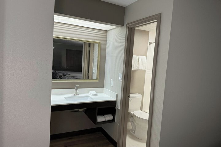 Room 12 of 13