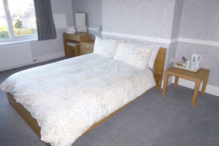 Room 6 of 37