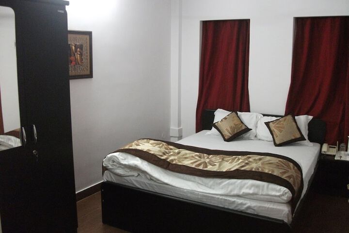 Room 9 of 23