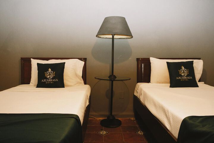 Room 5 of 12