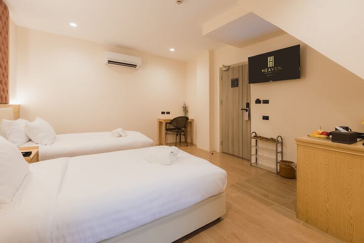 Room 4 of 29