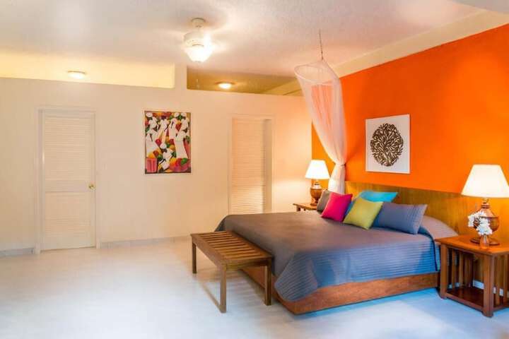 Room 8 of 27