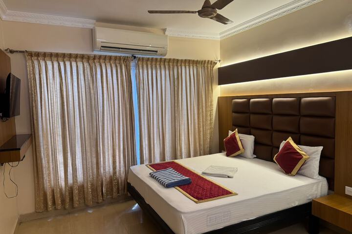 Room 7 of 18