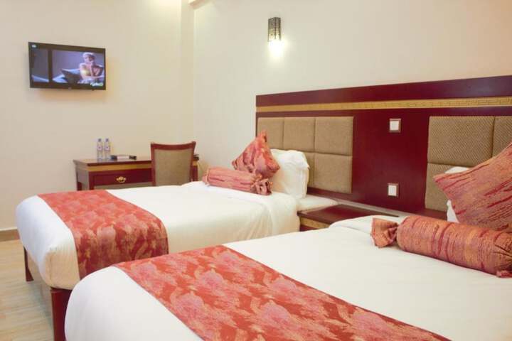 Room 13 of 31