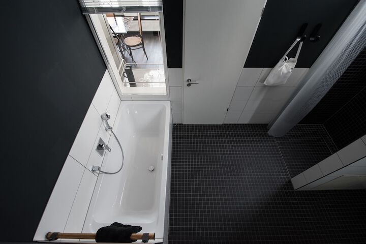 Room 33 of 39