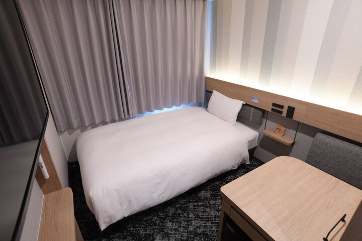 Room 5 of 19