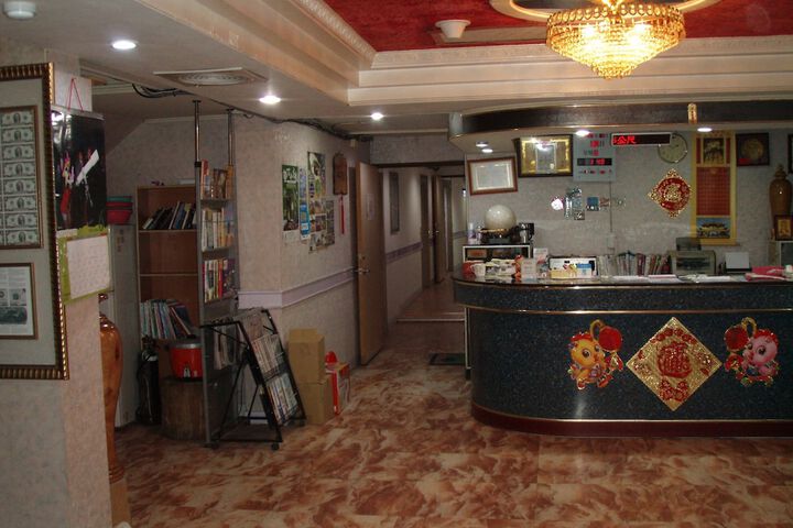 Ballroom/Hall 67 of 68