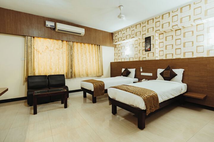 Room 10 of 30
