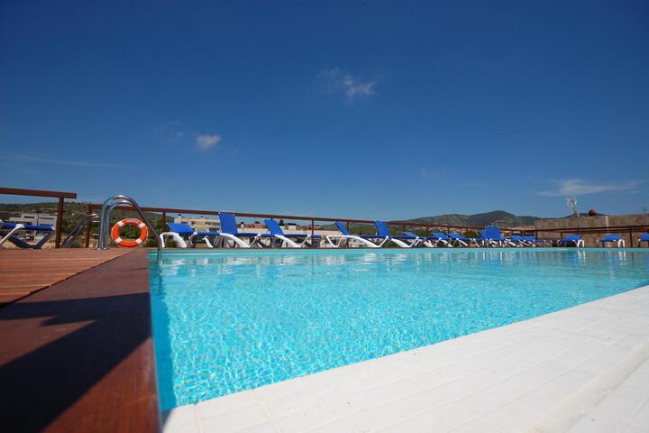 Pool Hotel