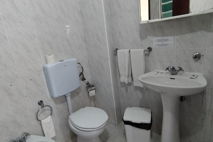 Room 8 of 15