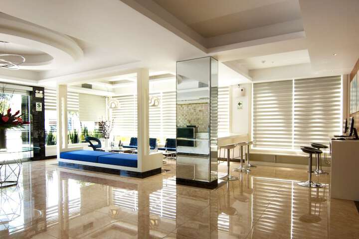 LYZ Business Hotel