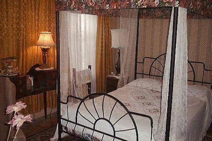 Room 5 of 44