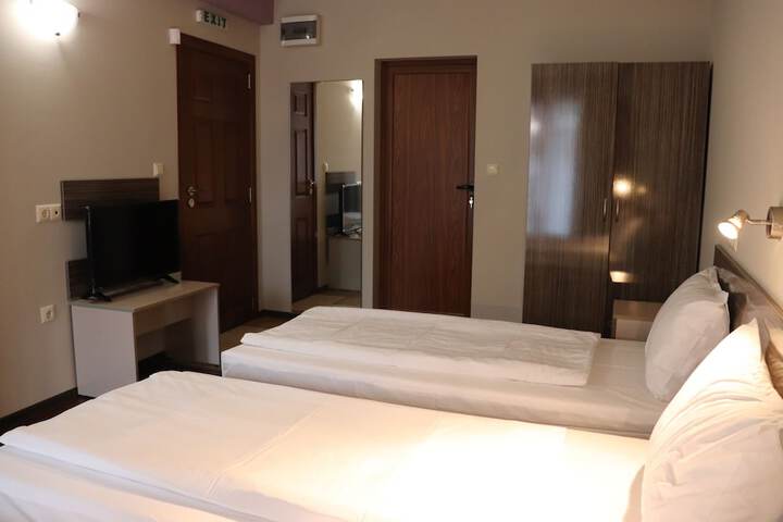 Room 3 of 55