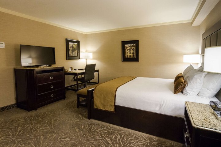 Room 26 of 44