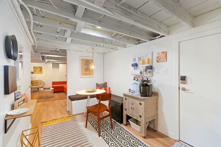 Room 10 of 23
