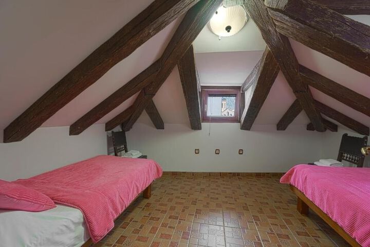 Room 15 of 40