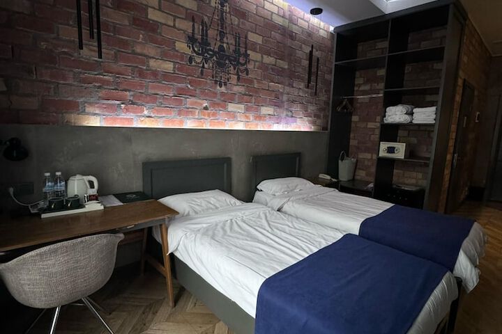 Room 30 of 117