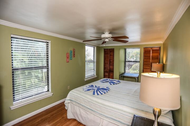 Room 2 of 31