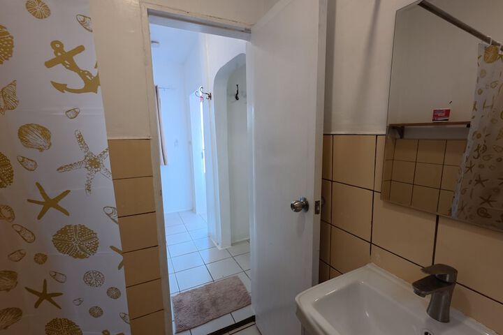 Room 100 of 144