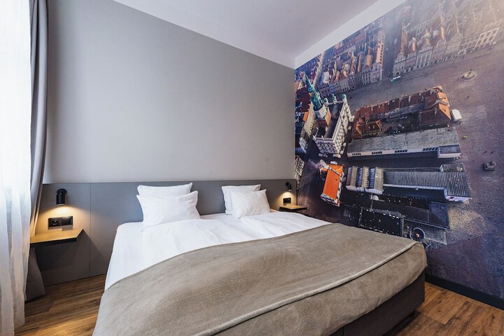 Room 26 of 65