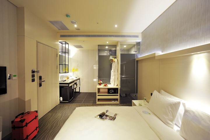 Room 5 of 36