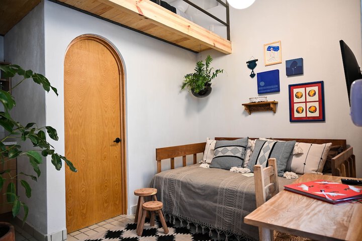 Room 4 of 48