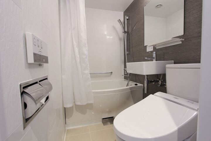 Room 9 of 26