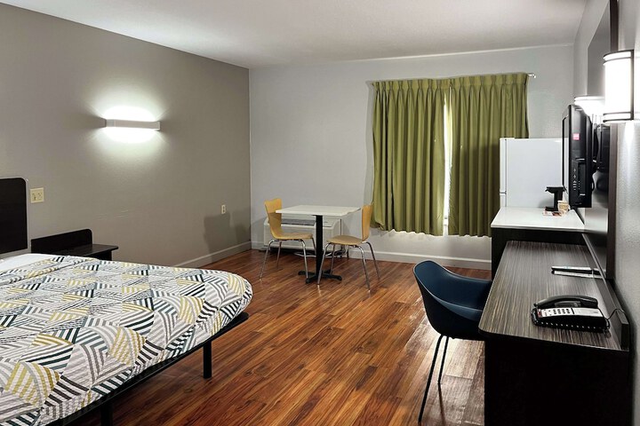 Room 12 of 17
