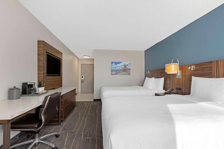 2 Double Beds (8 of 10)