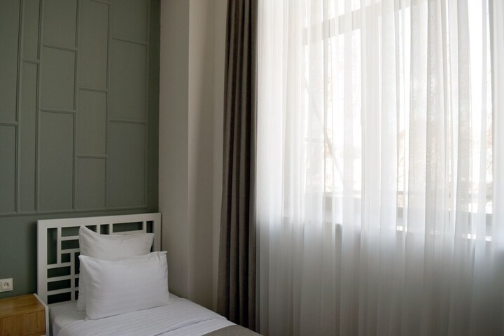 Room 8 of 38