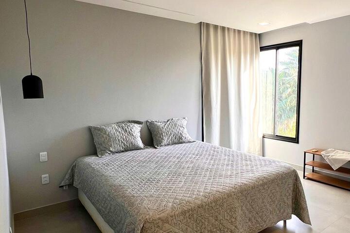 Room 7 of 18