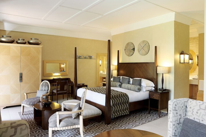 Room 3 of 109
