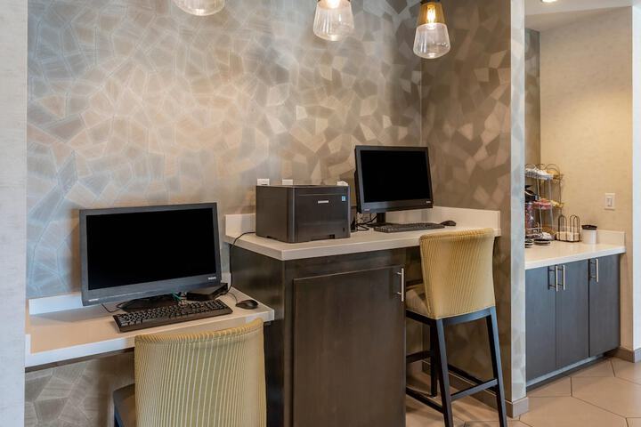 Business Center 96 of 100