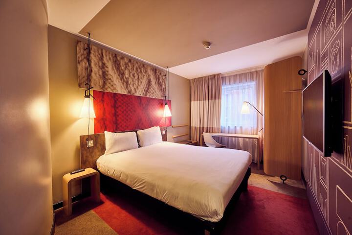 Room 5 of 30