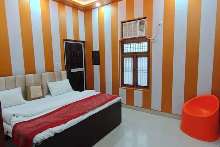 Room 3 of 6