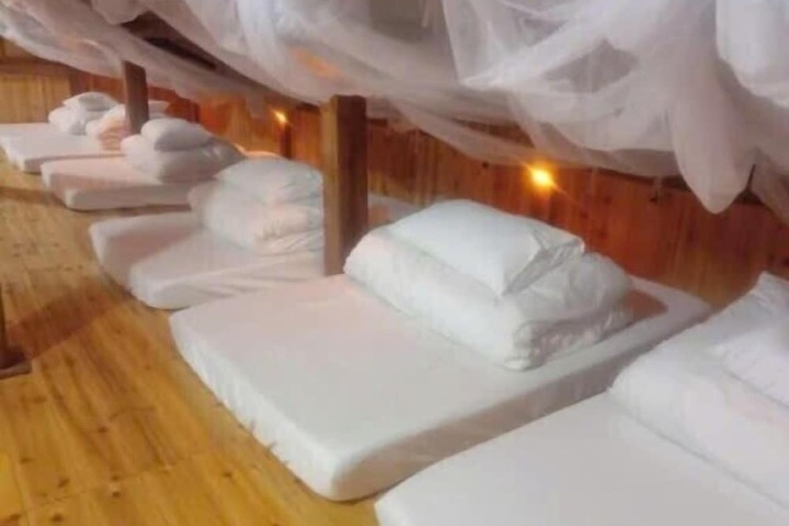 Room 4 of 25