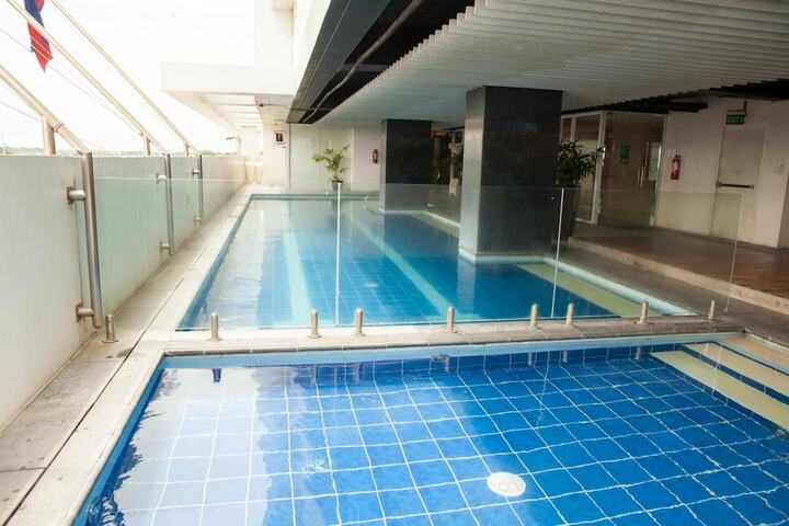 Pools & Facilities