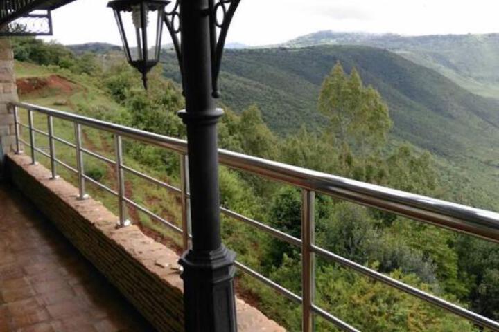 Ngorongoro Wildlife Lodge