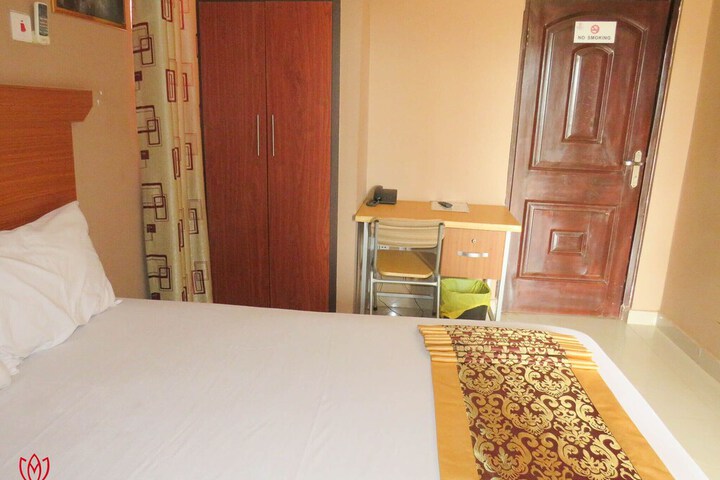 Room 14 of 119