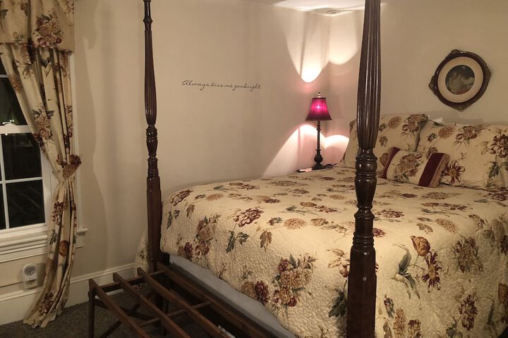 Room 2 of 62