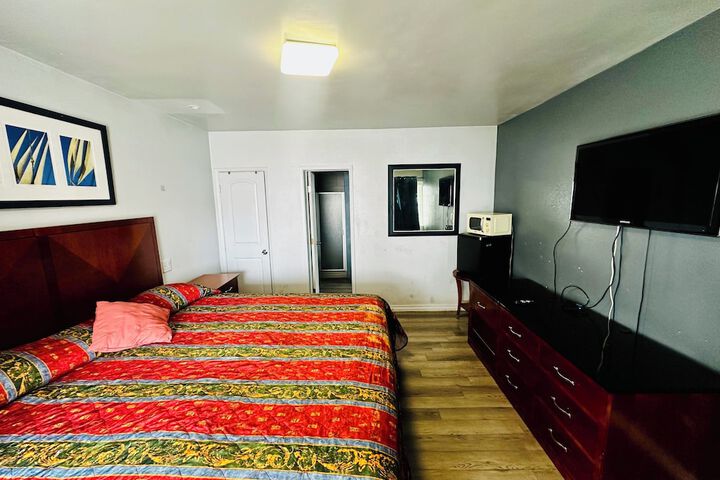 Room 2 of 11