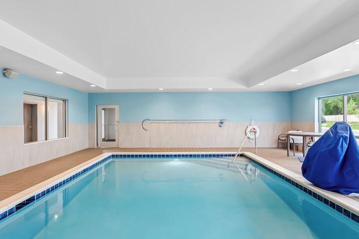 Pool 23 of 40