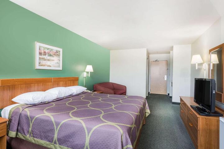 1 King Bed (8 of 11)