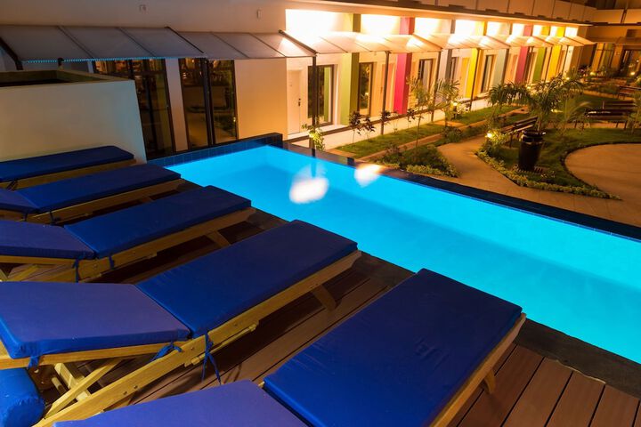 Pool Hotel