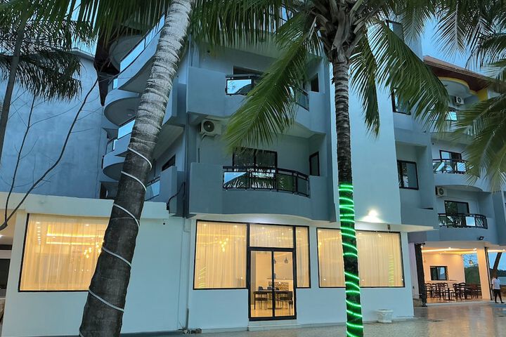 Hotel 75 of 80