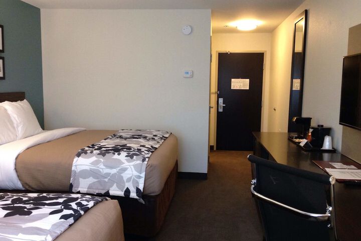 Standard 2 Queen Beds Accessible (5 of 13)
