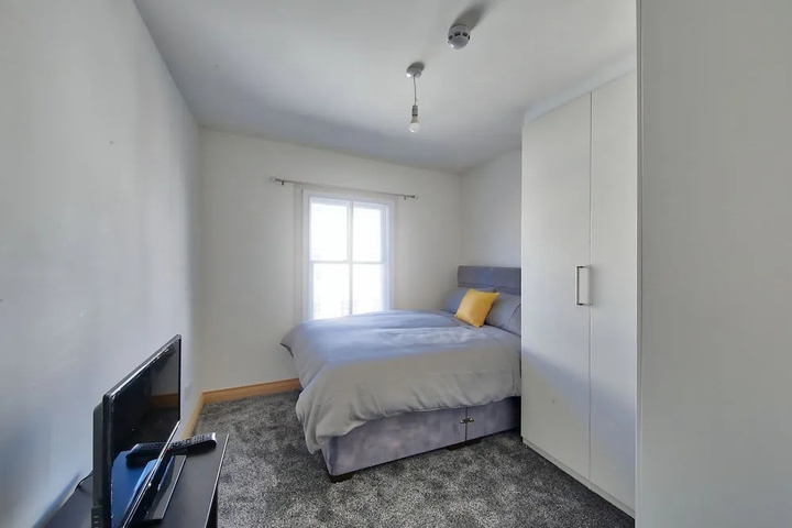 Room 5 of 15