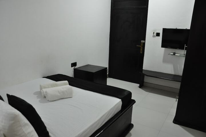 Room 34 of 94