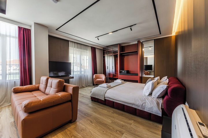 Room 77 of 171